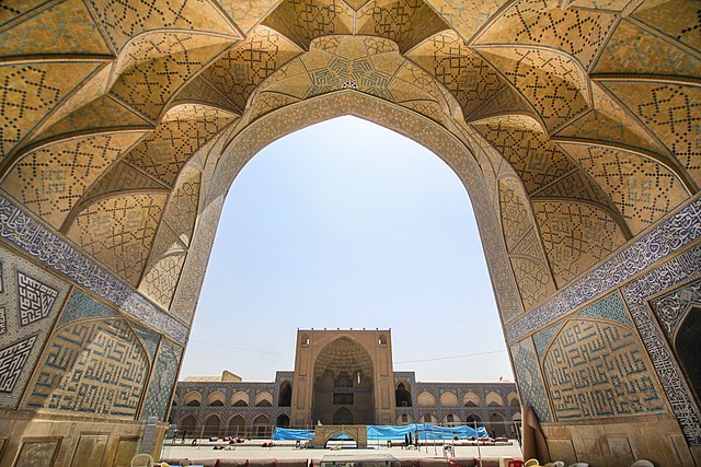 ToIranTour - Sightseeing Time of Jameh Mosque of Isfahan