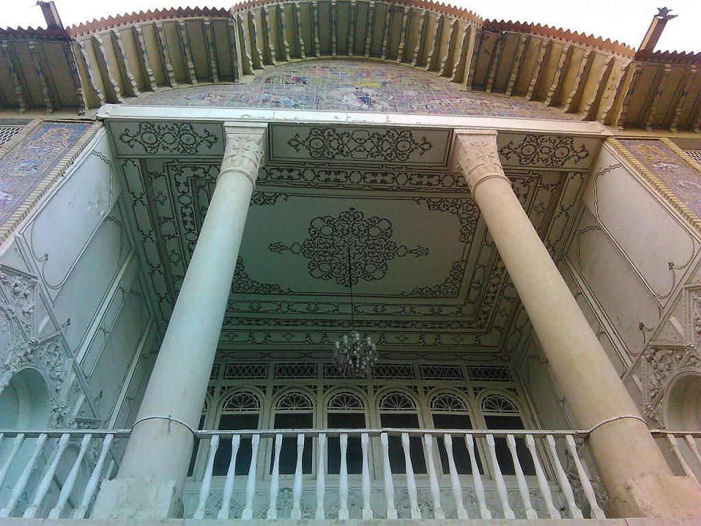 ToIranTour - Architecture of Eram Garden