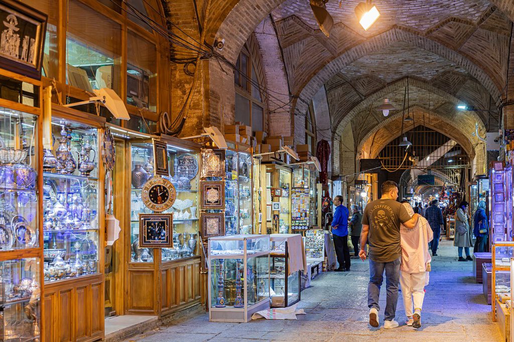 ToIranTour - Descriptions of Isfahan Bazaar