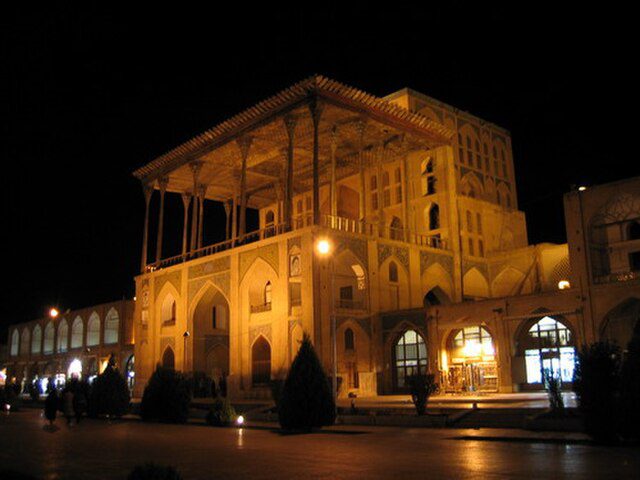 ToIranTour - Get to Ali Qapu Palace