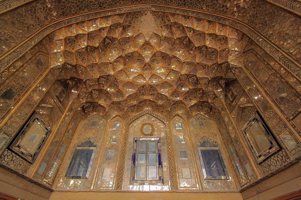 Chehel Sotoun Palace: Discover the Splendor in Isfahan - To Iran Tour
