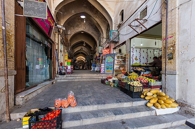 ToIranTour - Get to Kashan Bazaar