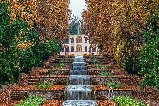 ToIranTour - Shazdeh Garden