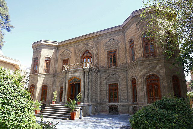 ToIranTour - Glassware Museum of Iran