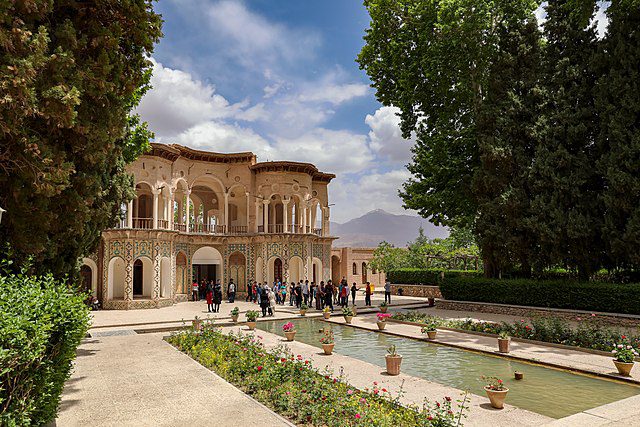 ToIranTour - Shazdeh Mahan Garden
