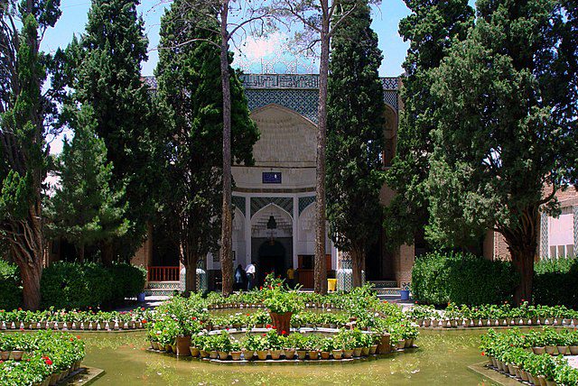 ToIranTour - Tomb of Shah Nimatullah Vali