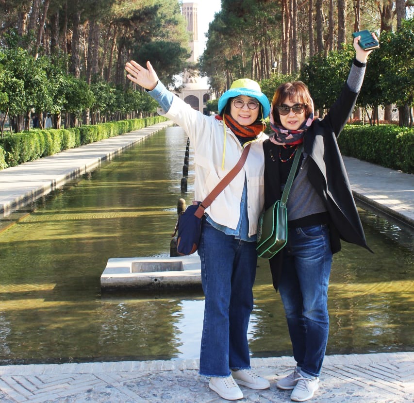 ToIranTour-Korean Tourists in Dowlatabad Garden-Yazd