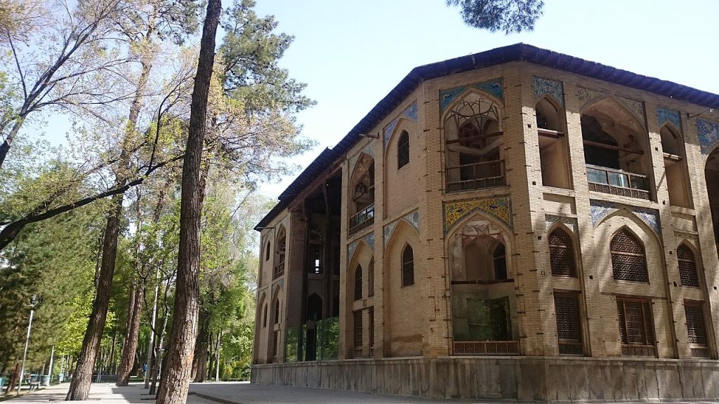 ToIranTour - Hasht Behesht Palace