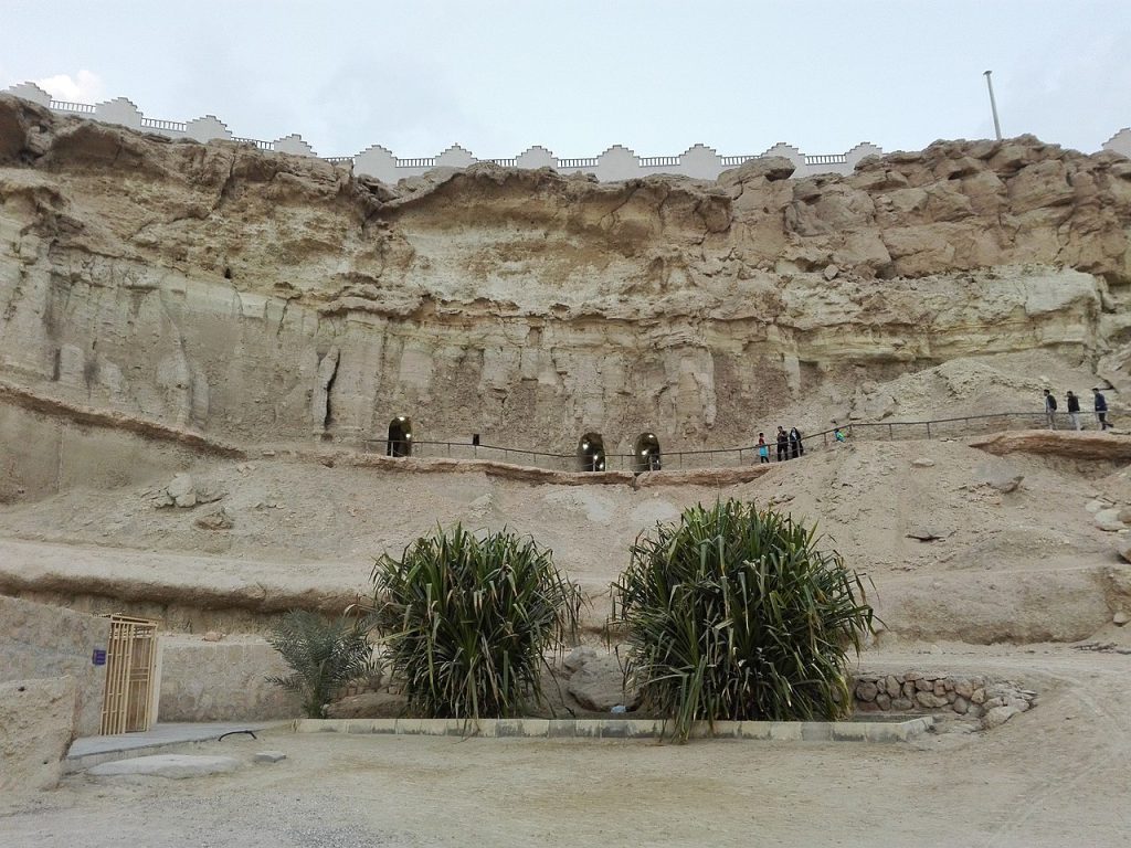 ToIranTour - Khorbas Cave