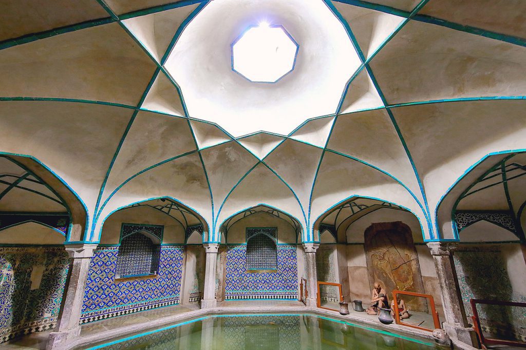 ToIranTour - Ganjalikhan Bathhouse