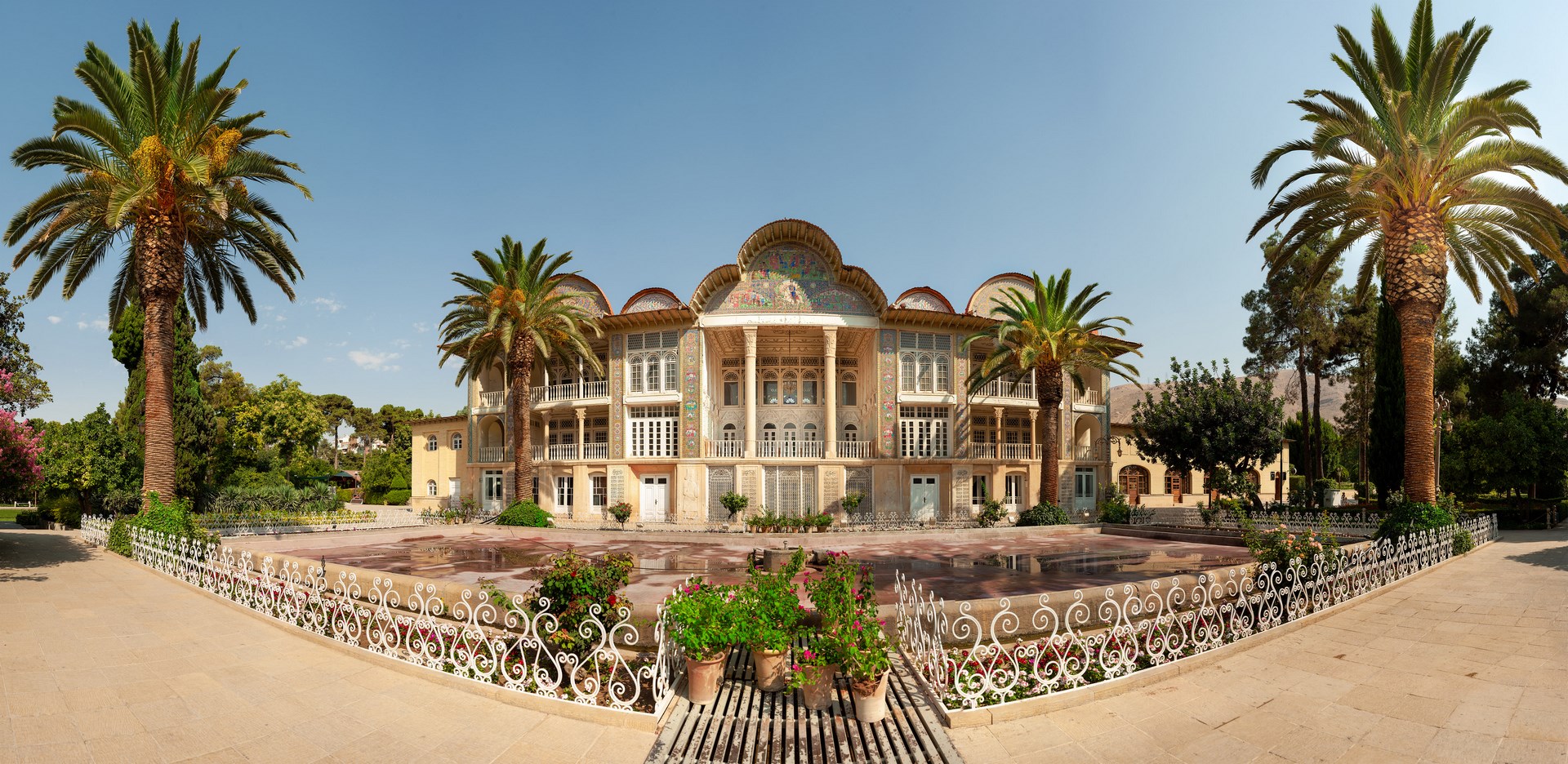 Visit the Splendid Persian Gardens of Shiraz