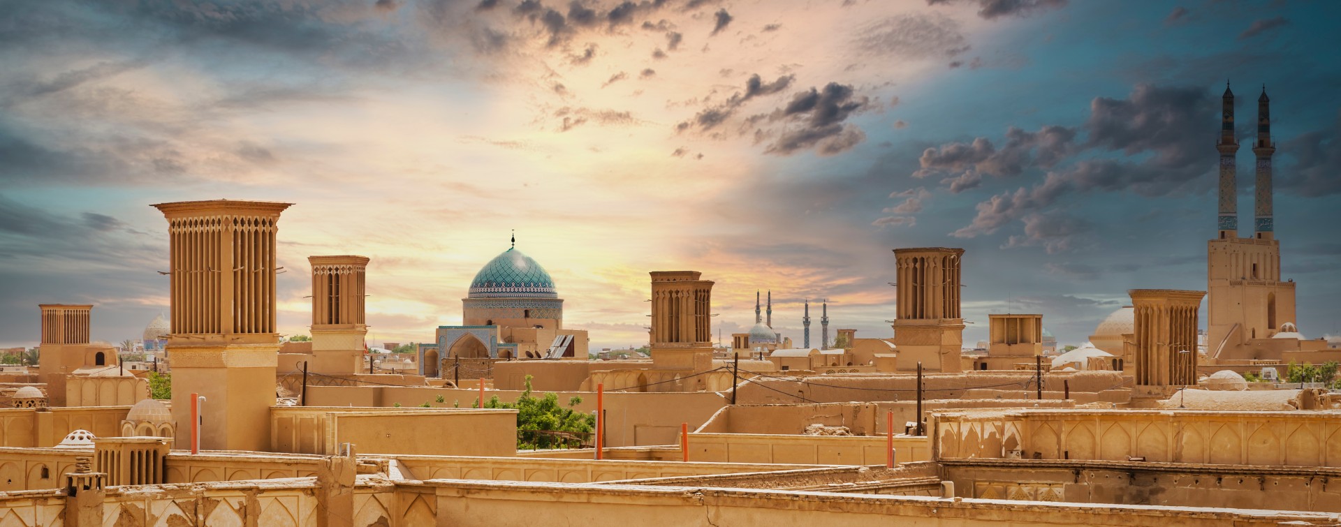 Wander through Yazd's historic old town