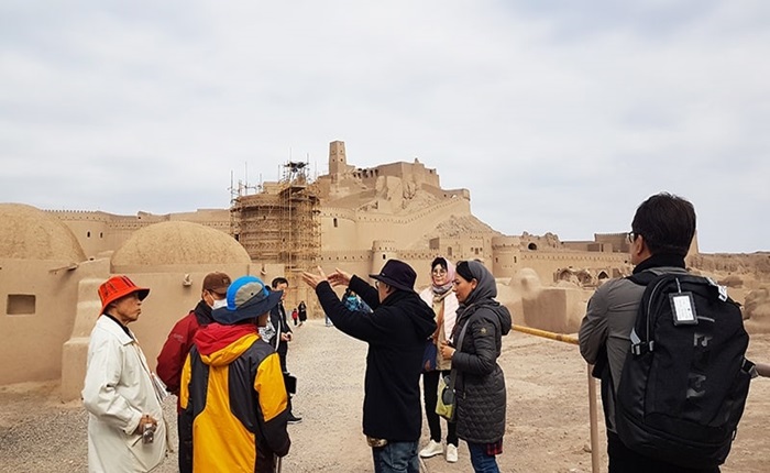 ToIranTour - Tourist Visiting Arge Bam - Bam Citadel - Kerman
